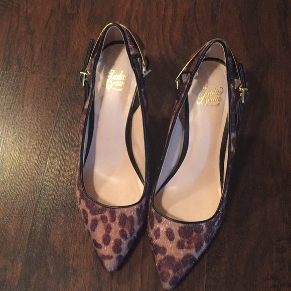 Jada Brave Leopard Pumps! - Picture 2 of 7
